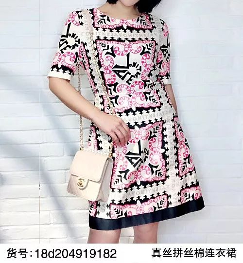 最新款女装，时尚与自我成长的华丽交响曲
