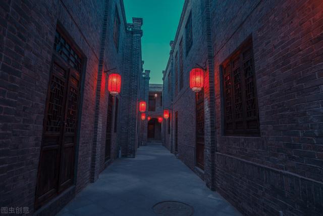 小巷深处的独特风味,一起秀最新潮流风尚