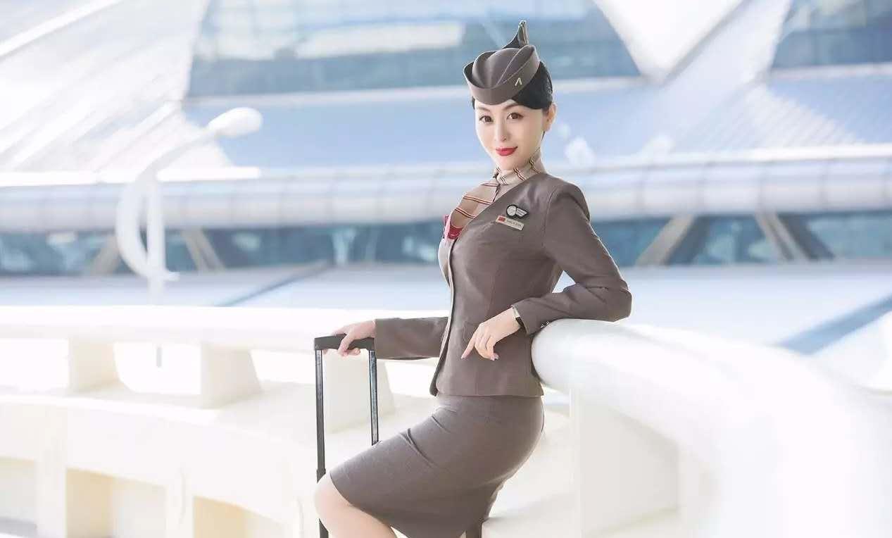 最新航空制服