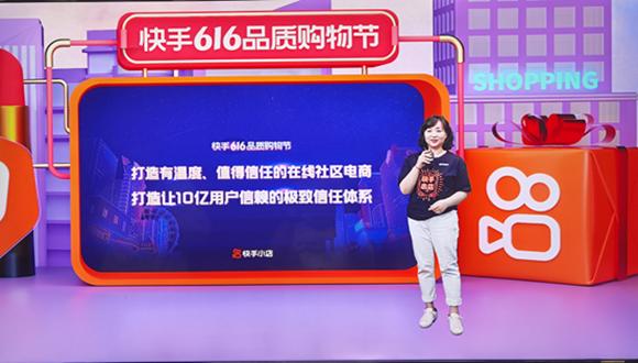最新WWE赛事报道，小巷深处的摔跤狂热与特色小店的意外惊喜