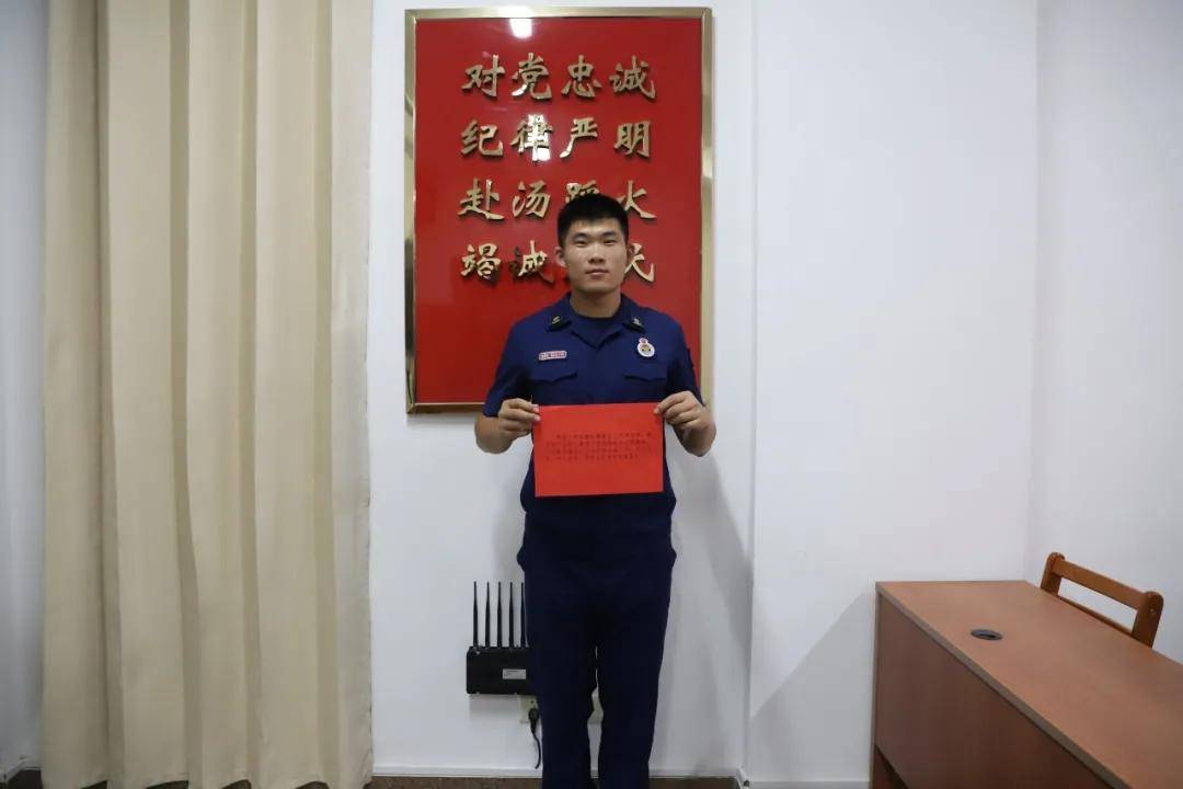 党的三行情书，深情告白与忠诚担当的浪漫诠释