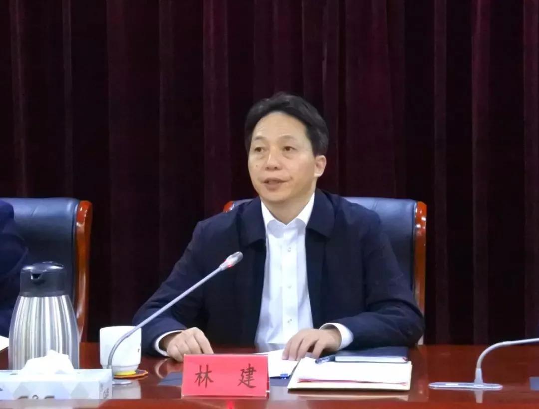 变革力量与励志旋律的交织（或可简化为“变革与励志”）